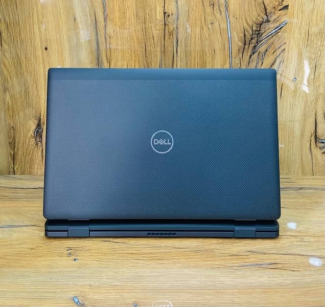 Dell Latitude 7520 Touch i7-11th Gen 32GbRam 512GbSSD Intel Iris Xe 1