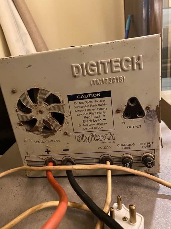 Digitech UPS D-1244 With batteries 2