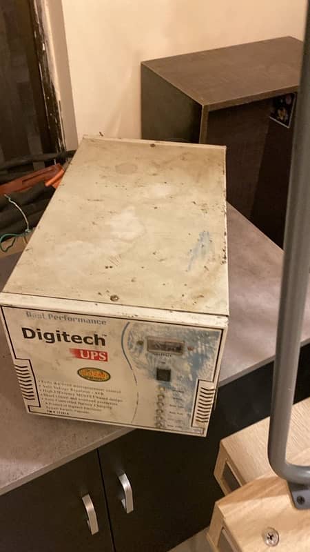 Digitech UPS D-1244 With batteries 5