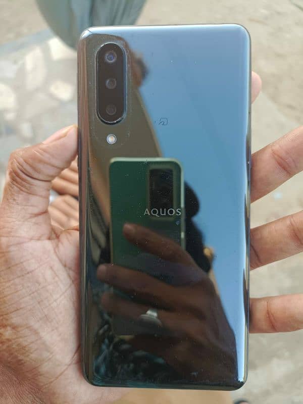 Aquos Zero 5g Basic 2