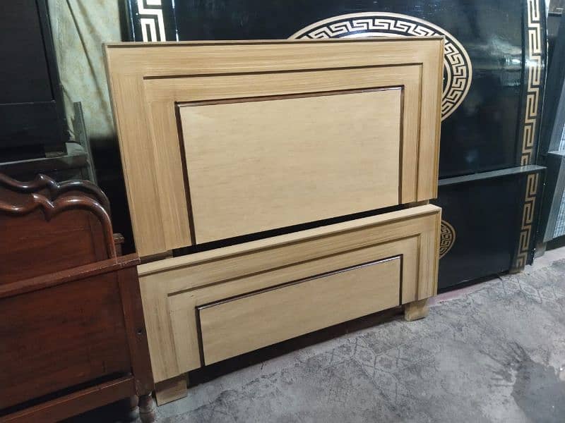 Single Bed / Single Bad Wooden 4