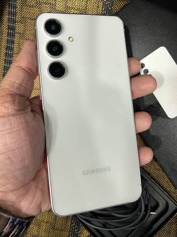 Samsung S24 FE 8/256 PTA Approved 1