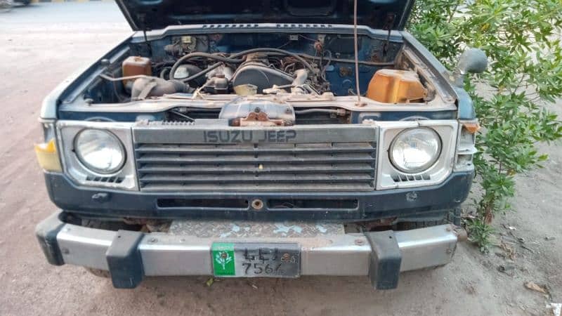 Isuzu Trooper 1983 14