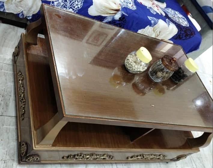 pure wooden center table for sale in good condition 0