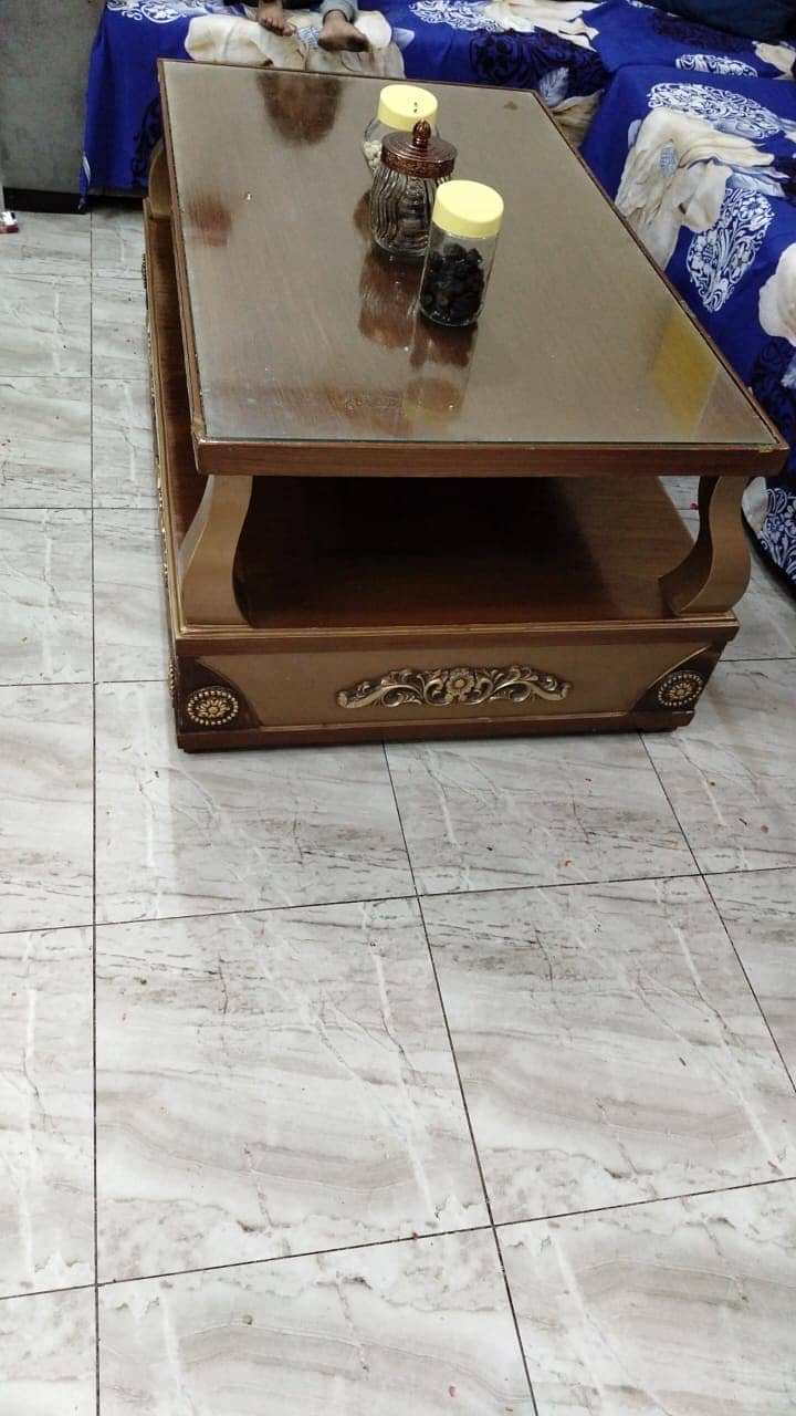 pure wooden center table for sale in good condition 2