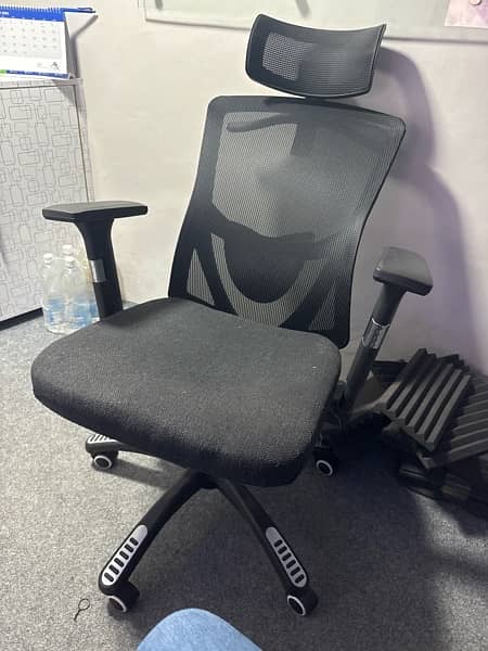 ergonomic office mesh chair used 0