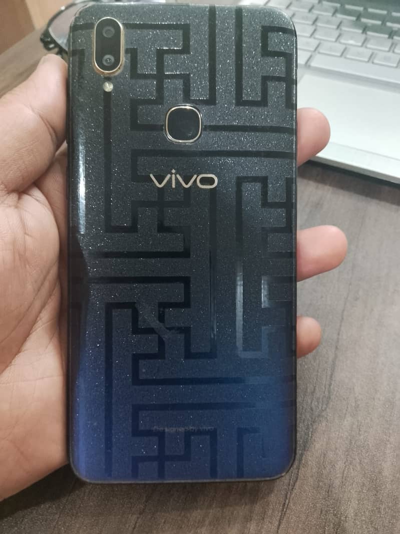 Vivo V11, 4-128 GB 2