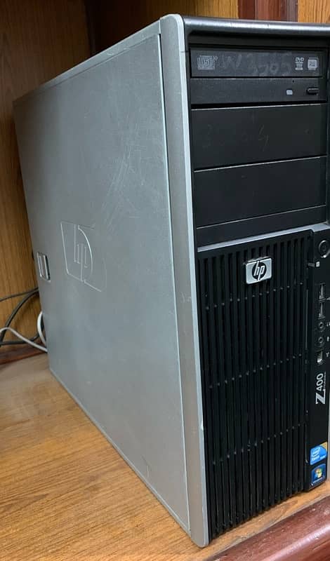 HP Xeon Z400 0