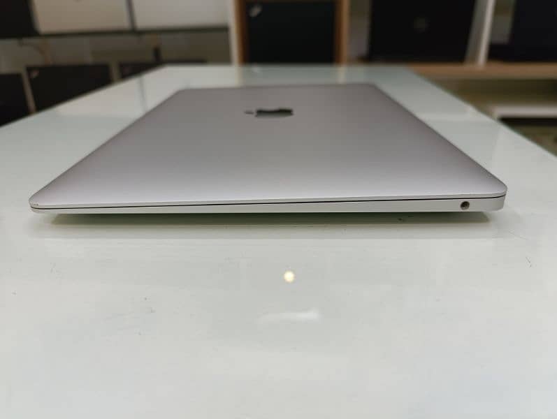 MacBook air m1 | 16gb ram 6