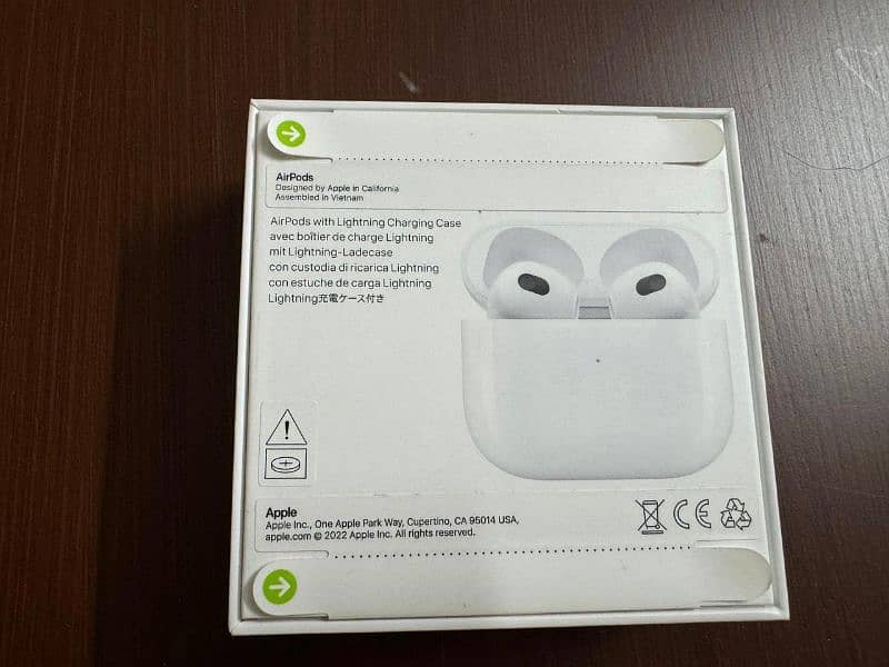 New AirPods with Lightning Charging Case (3rd generation) 1