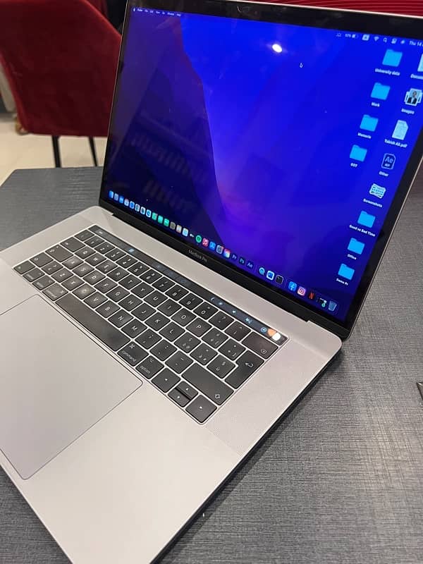 Macbook Pro 15-inch, 2017 1