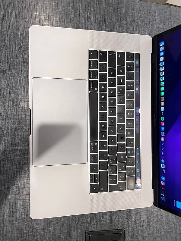 Macbook Pro 15-inch, 2017 2