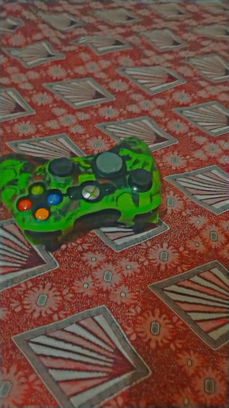 Xbox 360  with 2 controller 1