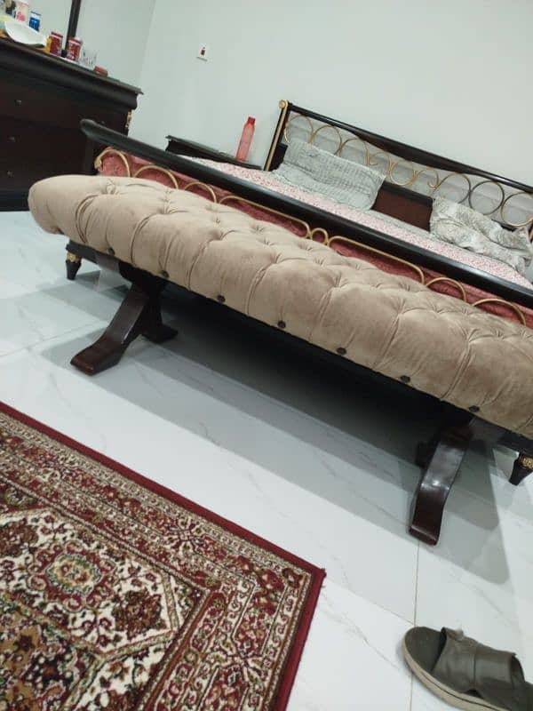 wooden ottoman 0