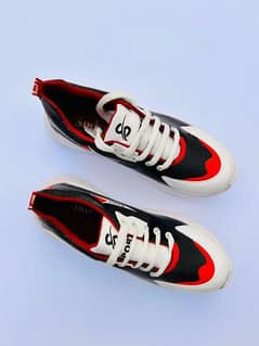 mens sneakers in wholesale