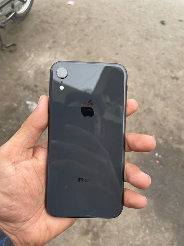 iPhone XR Non PTA Sim glitched 1