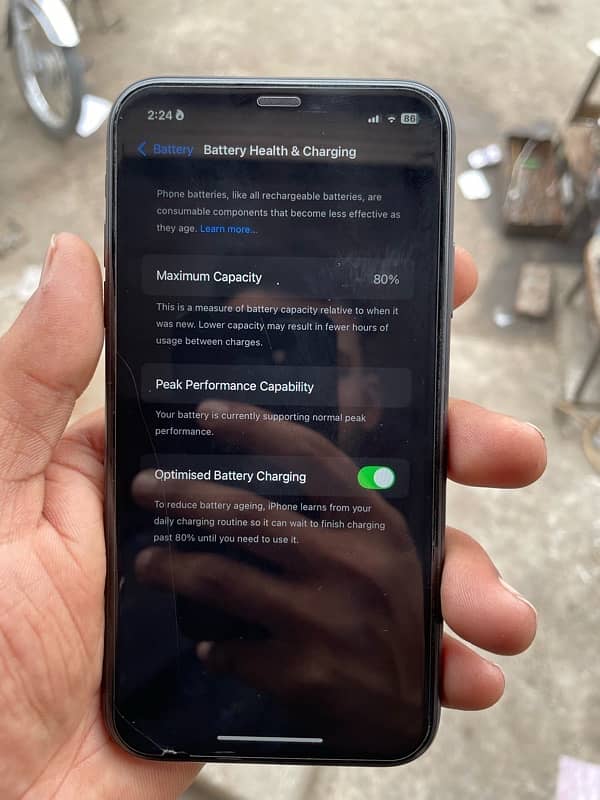 iPhone XR Non PTA Sim glitched 5