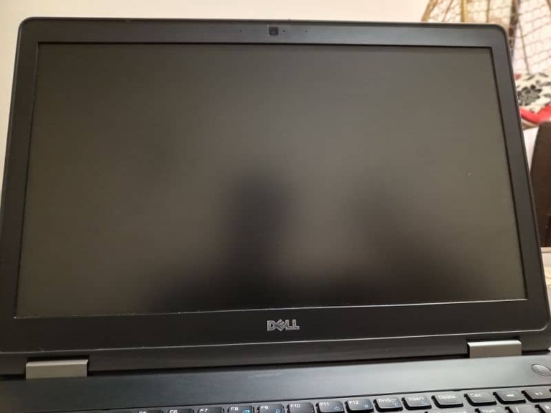 DEll gaming laptop i7/6gen + 12gbram + 2gb AMD GPU 6