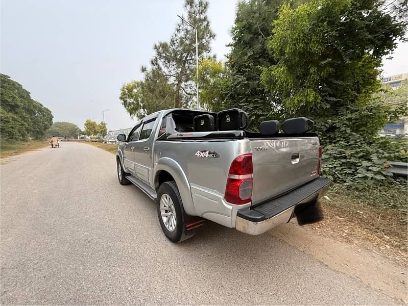 Toyota Hilux Vigo Champ G 2012 Automatic 4