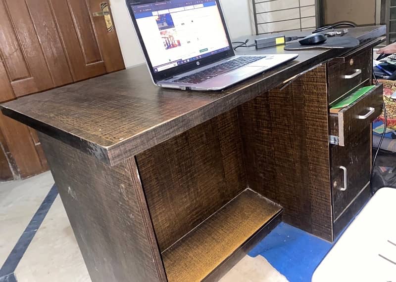 Office table Urgent sale 3