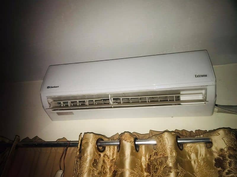 dowlnce ac new condition hai 8