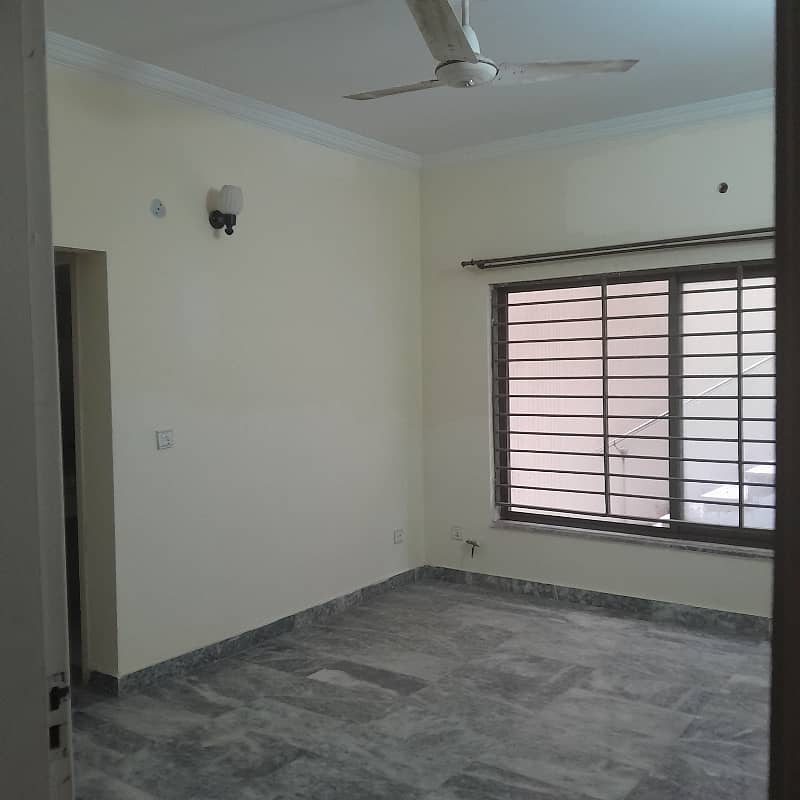 1 kanal lower ground portion available for rent in E11 0