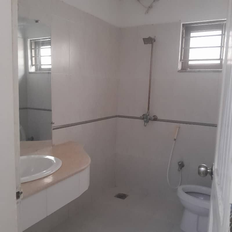 1 kanal lower ground portion available for rent in E11 24