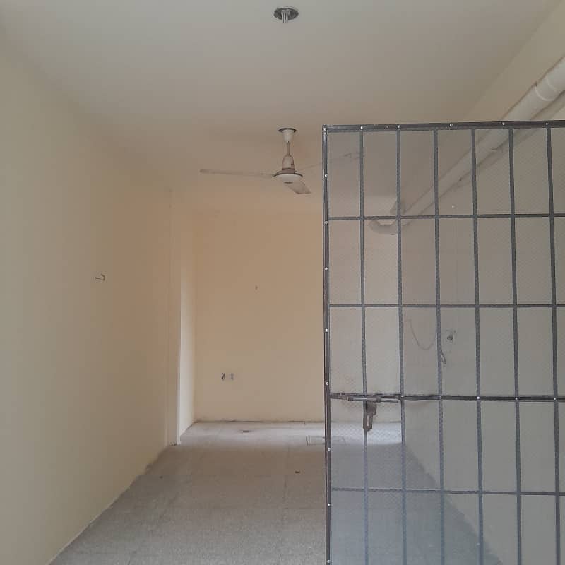 1 kanal lower ground portion available for rent in E11 26