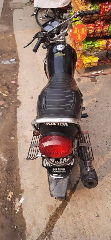 Honda 125 model 2016 Okara number 2