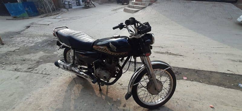 Honda 125 model 2016 Okara number 4