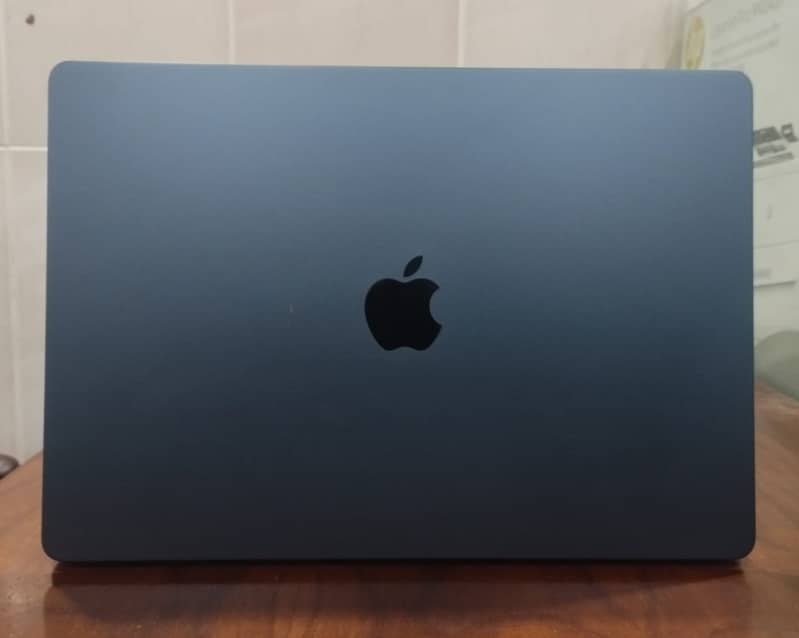 (Used) MacBook Air 15" M2 8GB/256GB Midnight 0