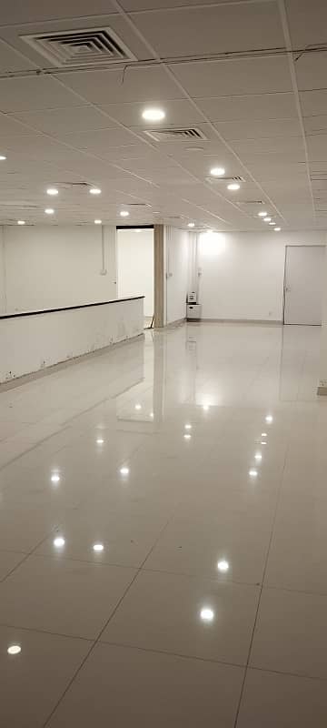 2200 sqft office for rent in GIGA Mall 6