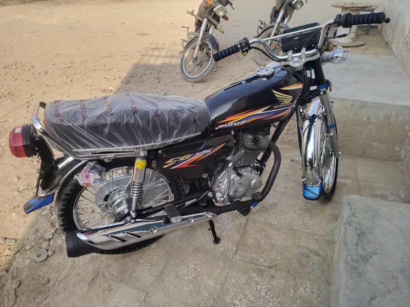 Honda CG 125 Model 2018 Karachi Registration 4