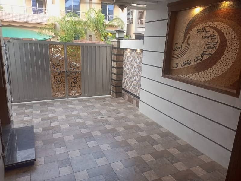 5 MARLA LIKE NEW HOUSE AVAILEBAL FOR RENT IN BAHRIA TOWN LAHORE 0