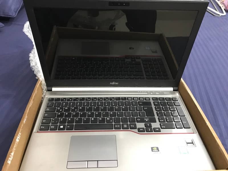 FUJITSU -  For Editing - Workstation Celcius h770 2