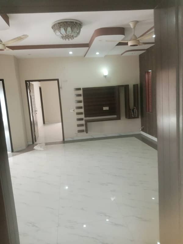 10 Marla Upper Portion For Rent In Bahria Town Lahore. 4