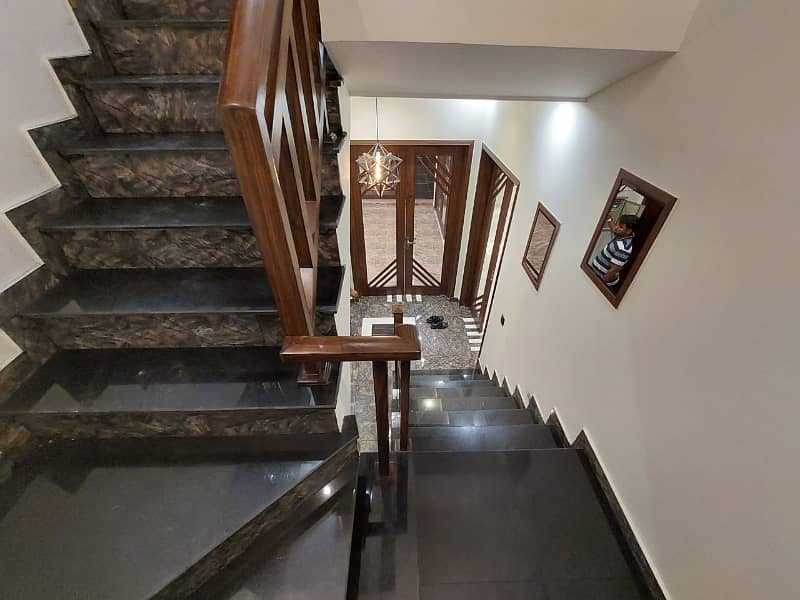 10 Marla House For Sale In Rafi Block Bahria Town Lahore 9