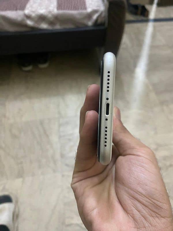 iphone 11 4