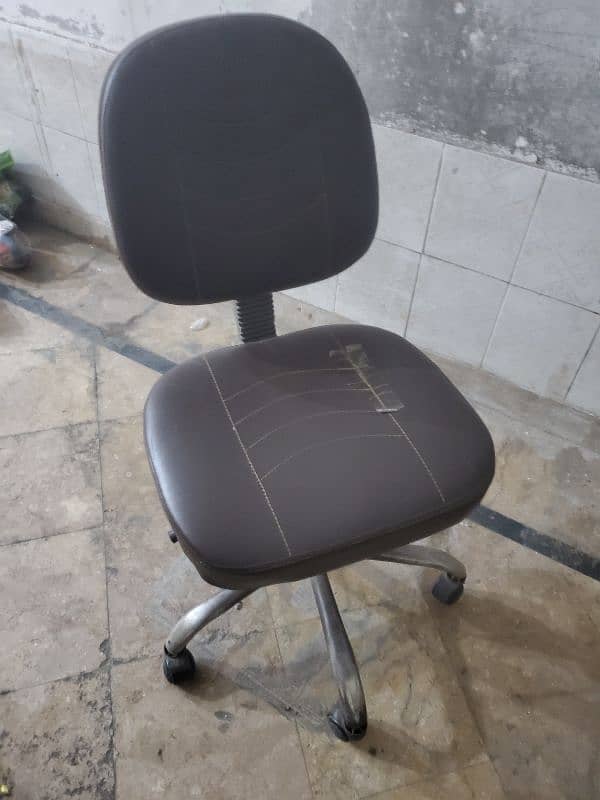 Chairs in good condition 2