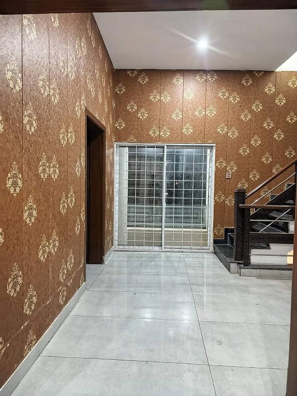 10 Marla House For Rent in Bahria Town Lahore. 6