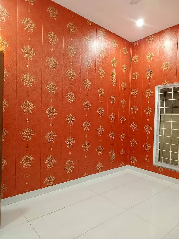 10 Marla House For Rent in Bahria Town Lahore. 17