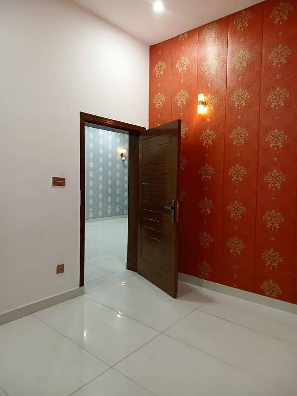 10 Marla House For Rent in Bahria Town Lahore. 19