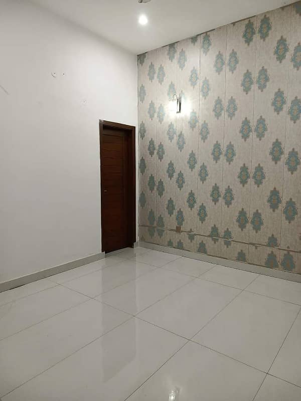 10 Marla House For Rent in Bahria Town Lahore. 28