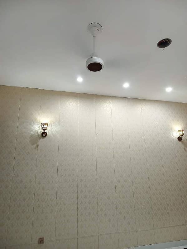 10 Marla House For Rent in Bahria Town Lahore. 29