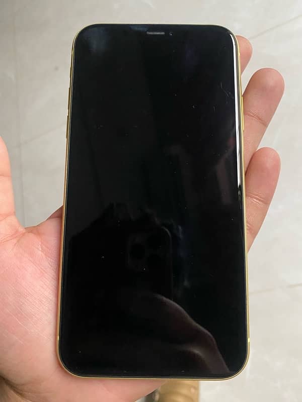 iPhone 11 Yellow PTA 10/10 URGENT SALE 4