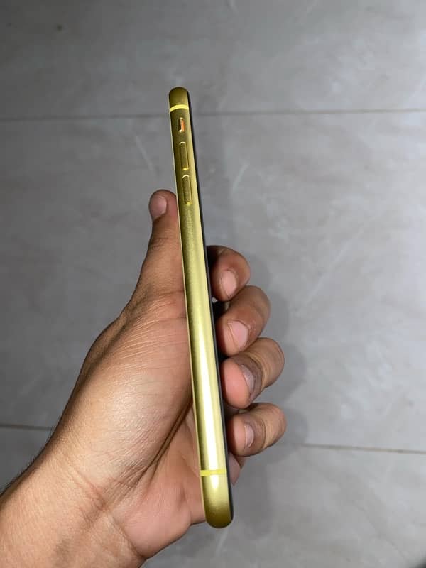 iPhone 11 Yellow PTA 10/10 URGENT SALE 5