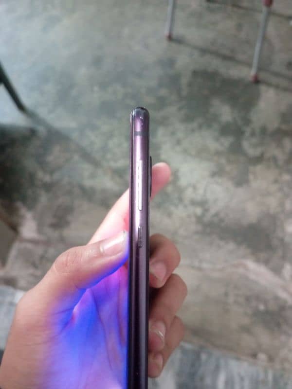 Motorola Moto Z4 Mobile 3