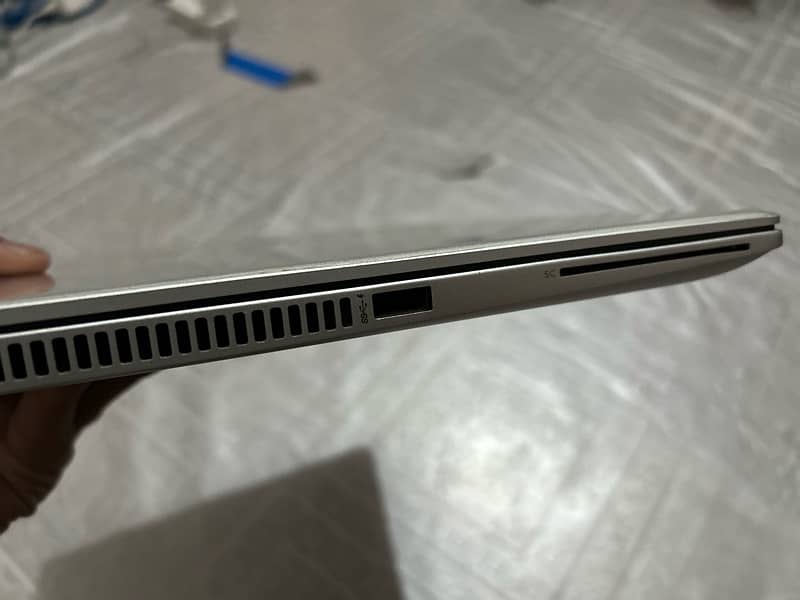 HP Elitebook 830 G5 I5 8th Gen 16 / 256 9