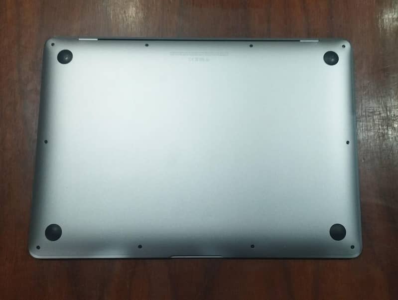 (Used) MacBook Air  13" M1 Chip 8GB/256GB 3