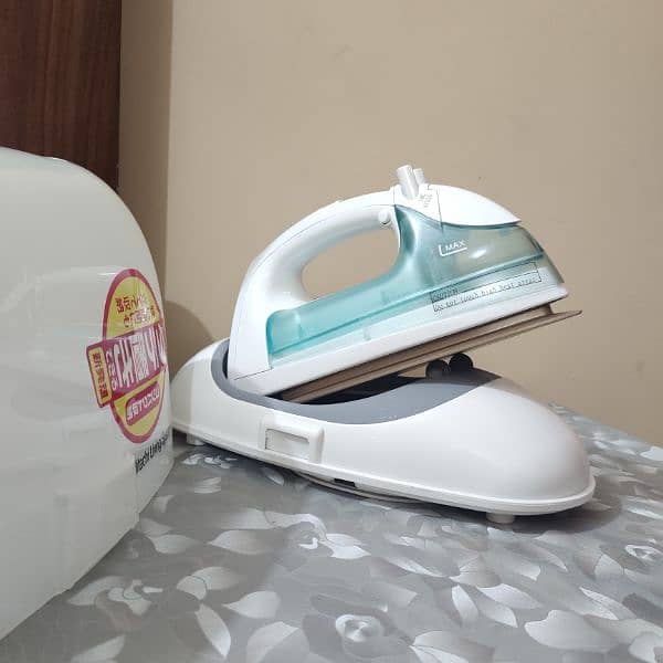 Cordless Steam Iron (imported) 3